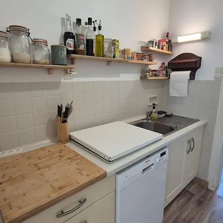 Maison Avec Jardin A بيت للعطل بورنيك