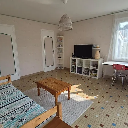 Maison Avec Jardin A بورنيك